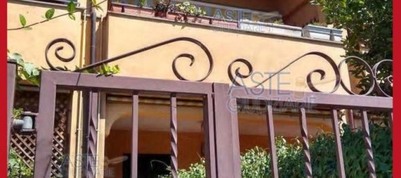 5 bedrooms Apartment in Rome, Italy No. 330845 11