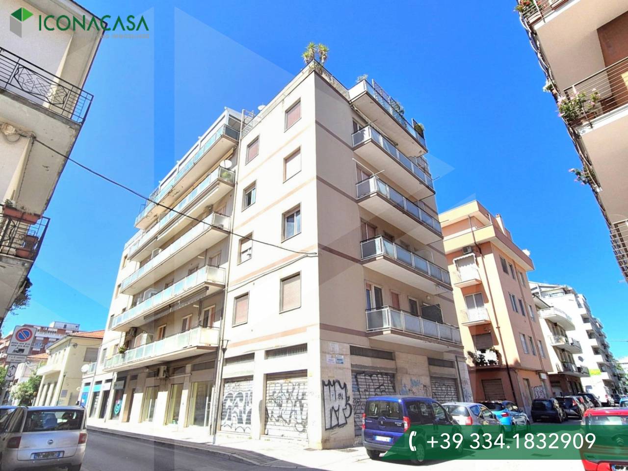 1 room Commercial property in Pescara, Italy No. 26500