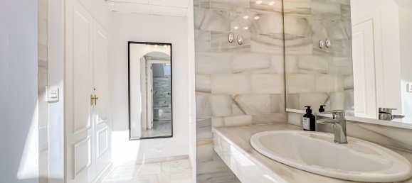 2 bedrooms Penthouse in Marbella, Spain No. 177856 6