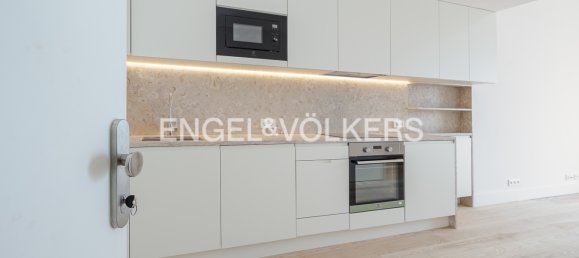 2 bedrooms Penthouse in Lisbon, Portugal No. 12009 5