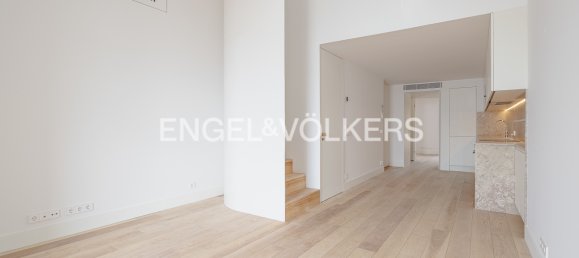 2 bedrooms Penthouse in Lisbon, Portugal No. 12009 4