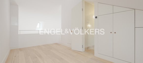 2 bedrooms Penthouse in Lisbon, Portugal No. 12009 16