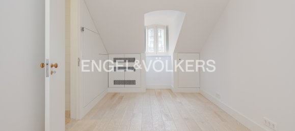 2 bedrooms Penthouse in Lisbon, Portugal No. 12009 14