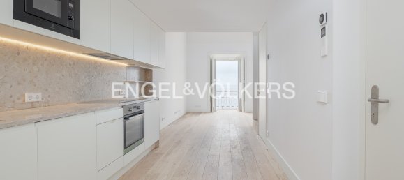 2 bedrooms Penthouse in Lisbon, Portugal No. 12009 6