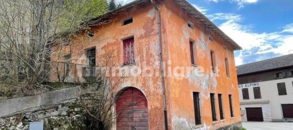 2 bedrooms Villa in Sovramonte, Italy No. 354428 13