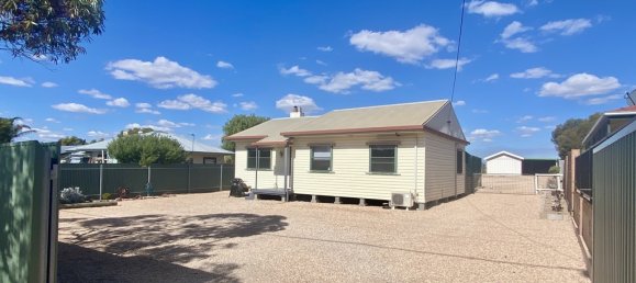 3 bedrooms House in Streaky Bay, Australia No. 994 5