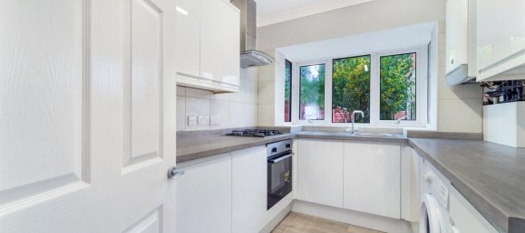 2 bedrooms Maisonette in Feltham, United Kingdom No. 9819 4