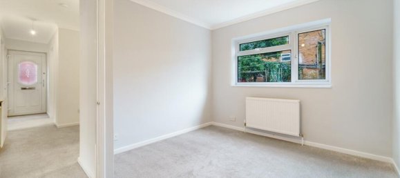 2 bedrooms Maisonette in Feltham, United Kingdom No. 9819 8