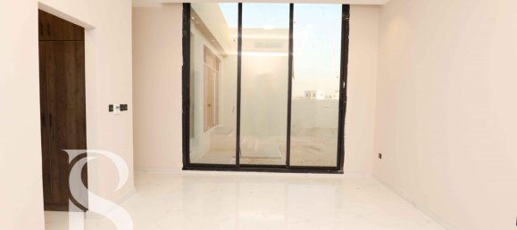 4 bedrooms Villa in Dubai, UAE No. 15166 13