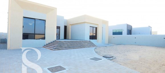 4 bedrooms Villa in Dubai, UAE No. 15166 3