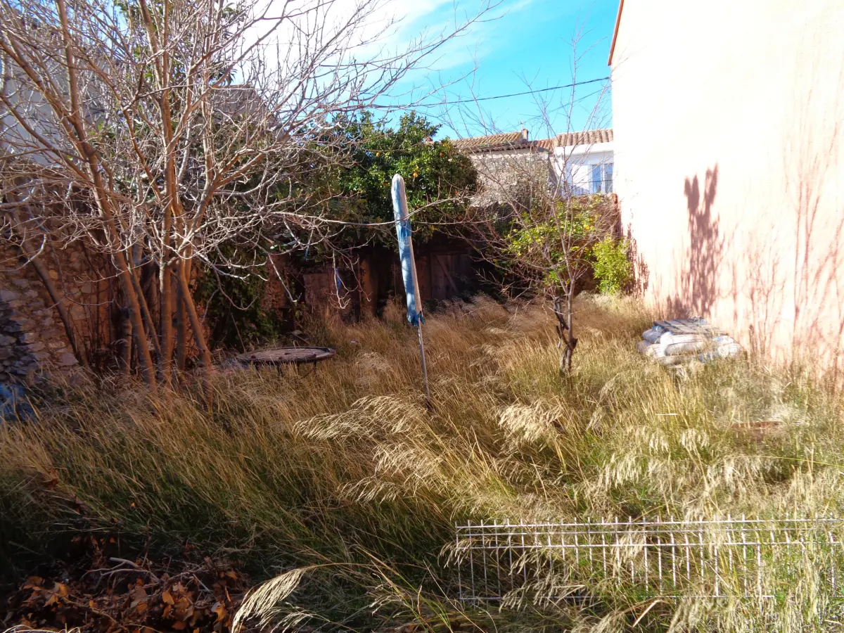  قطعة أرض في Perpignan, France 140متر مربع رقم 86157