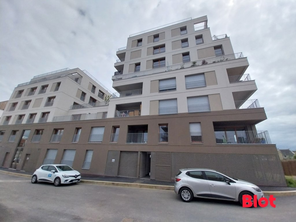 Apartamento de 2 dormitorios en Lorient, France No. 190574