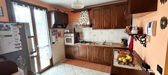 Вилла с 4 комнатами в Линароло, Италия № 112558 4