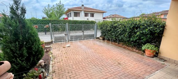 Вилла с 4 комнатами в Линароло, Италия № 112558 13