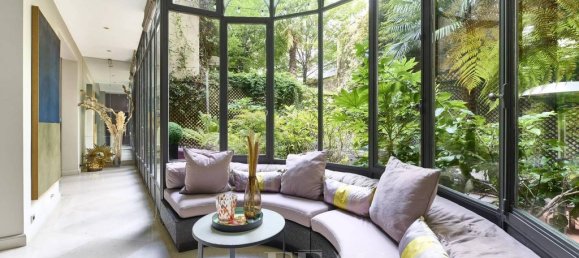 4 bedrooms House in Paris, France No. 179543 2