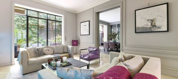 4 bedrooms House in Paris, France No. 179543 9