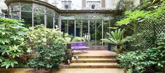 4 bedrooms House in Paris, France No. 179543 3