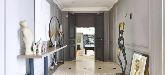 4 bedrooms House in Paris, France No. 179543 20