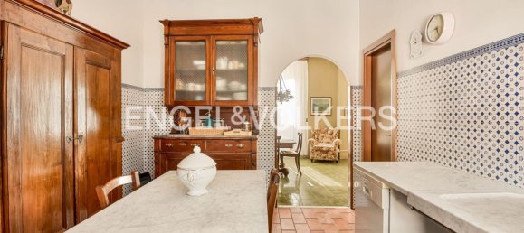 5 bedrooms Apartment in Carrara, Italy No. 322547 6