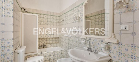 5 bedrooms Apartment in Carrara, Italy No. 322547 15