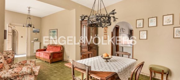 5 bedrooms Apartment in Carrara, Italy No. 322547 4