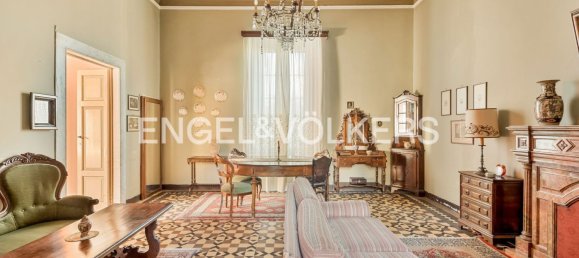 5 bedrooms Apartment in Carrara, Italy No. 322547 10