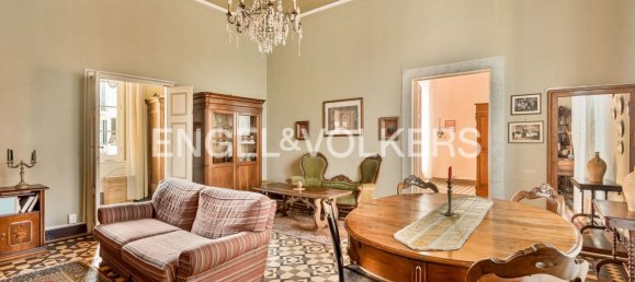 5 bedrooms Apartment in Carrara, Italy No. 322547 9