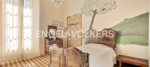 5 bedrooms Apartment in Carrara, Italy No. 322547 14