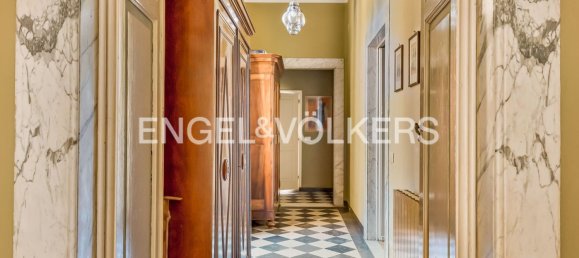 5 bedrooms Apartment in Carrara, Italy No. 322547 8