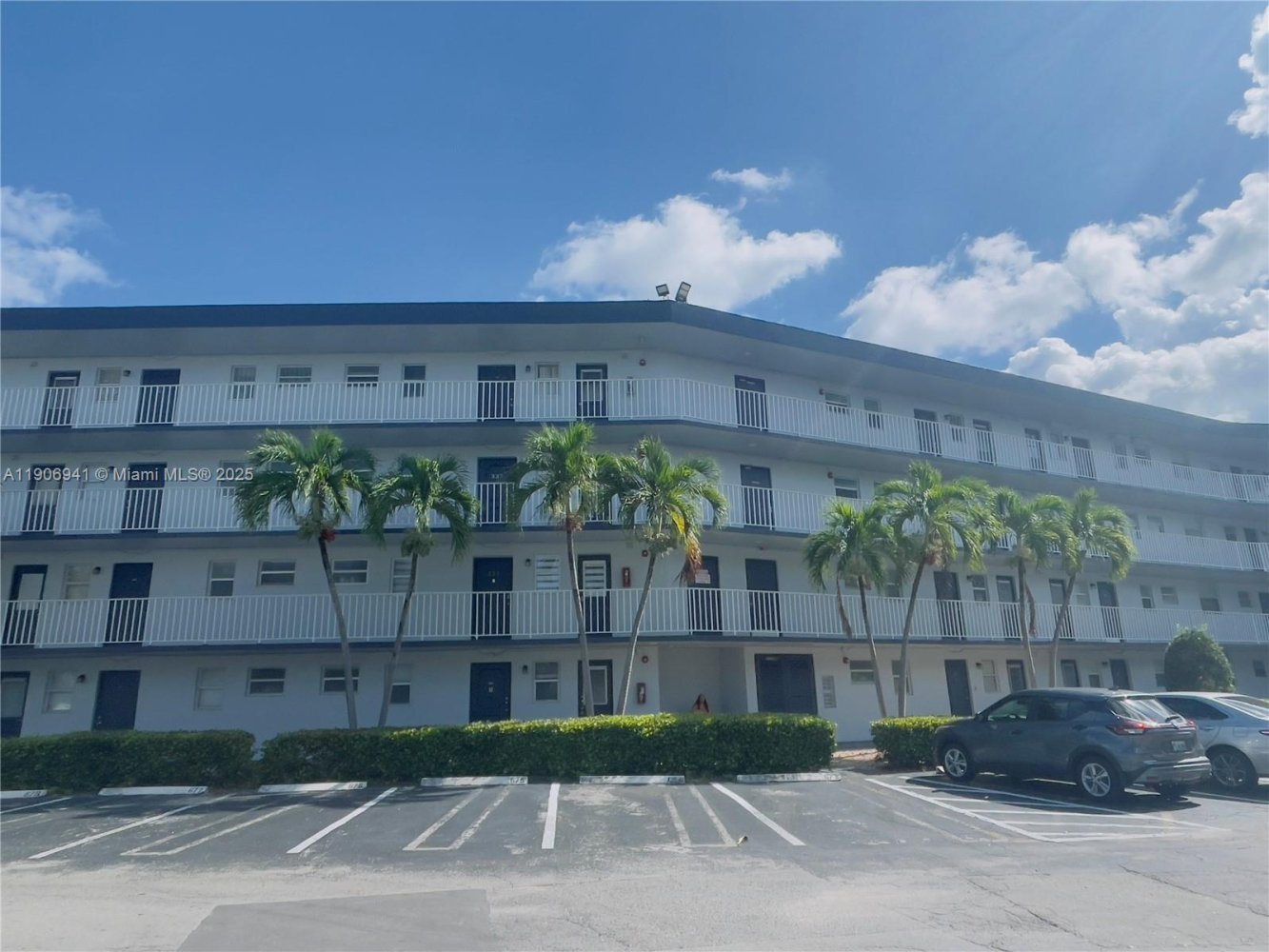 1 bedroom Commercial property for sale in Miami, Miami-Dade, Florida, USA № 614265