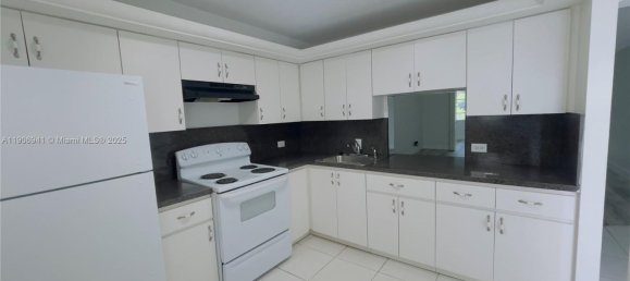 1 bedroom Commercial property for sale in Miami, Miami-Dade, Florida, USA № 614265 2