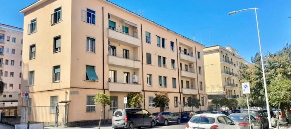 5 rooms Apartment in Benevento, Italy No. 37365 9