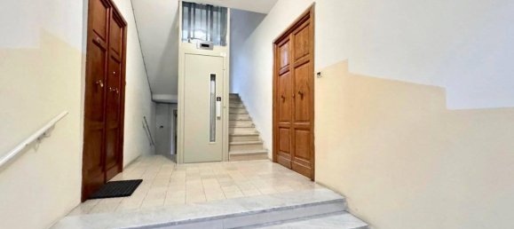 5 rooms Apartment in Benevento, Italy No. 37365 7