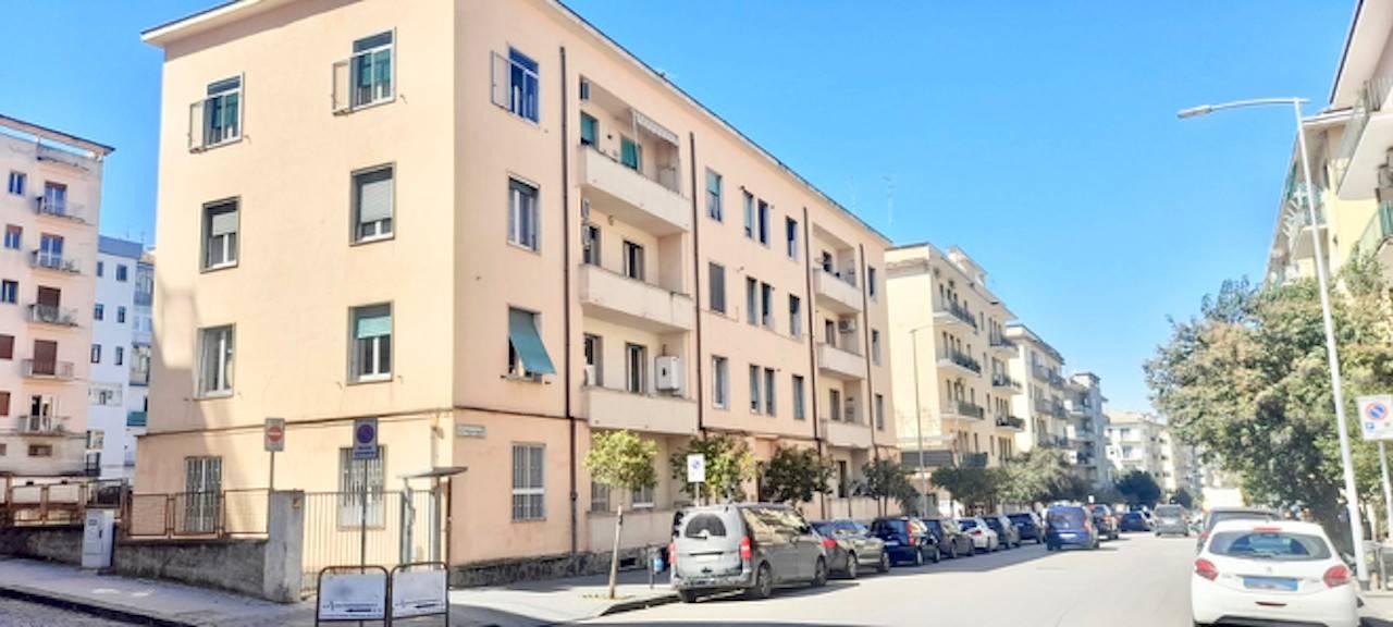 5 rooms Apartment in Benevento, Italy No. 37365