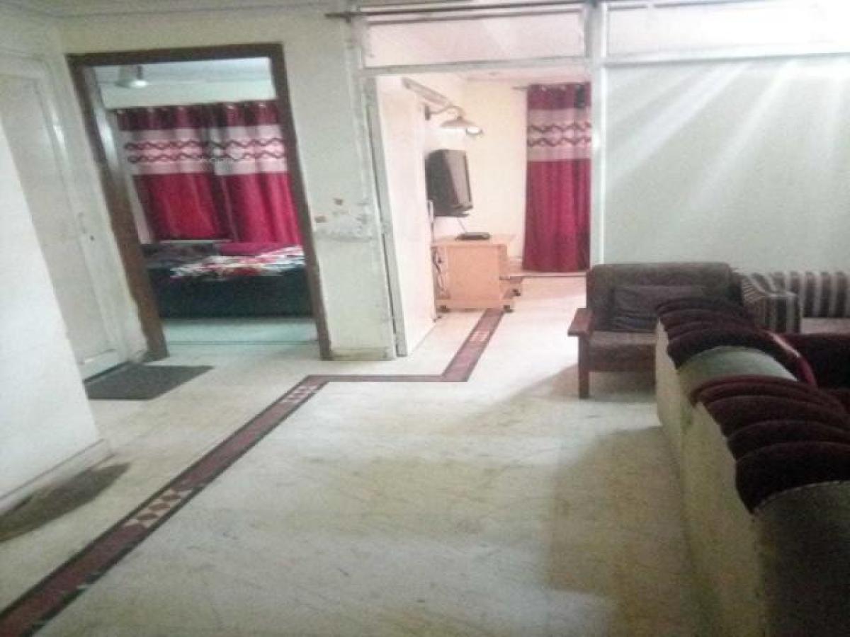 6 bedrooms House in Noida, India No. 47778