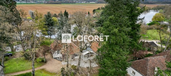 5 bedrooms House in Veretz, France No. 68420 3