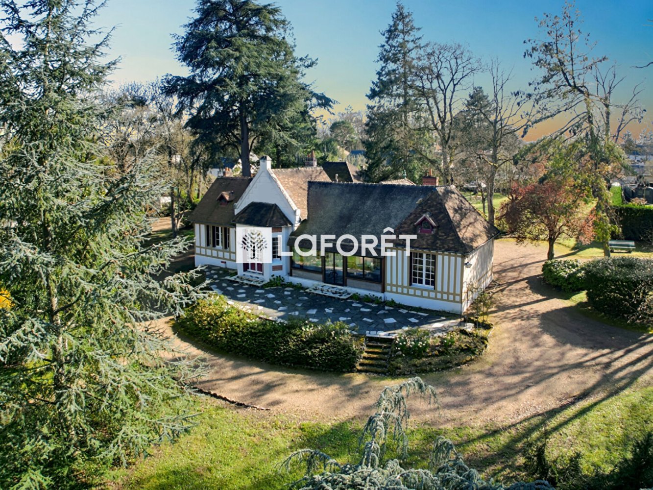 5 bedrooms House in Veretz, France No. 68420