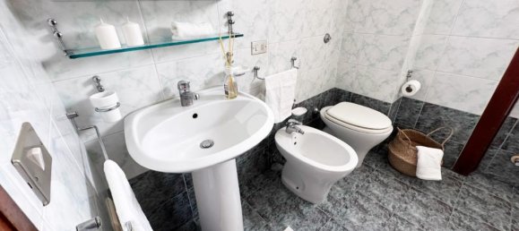 Apartamento de 3 dormitorios en Lecce, Italy No. 287119 10