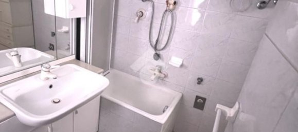 2 rooms Apartment in Malnate, Italy No. 141220 7