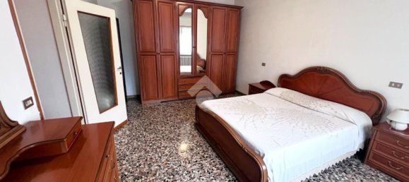 2 rooms Apartment in Malnate, Italy No. 141220 4