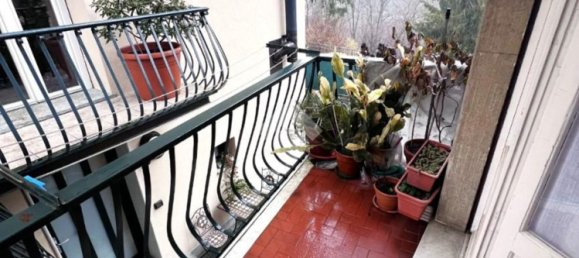 2 rooms Apartment in Malnate, Italy No. 141220 2