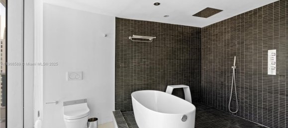 2 Schlafzimmer Gewerbliche Immobilien in Miami, USA, Nr. 615812 4