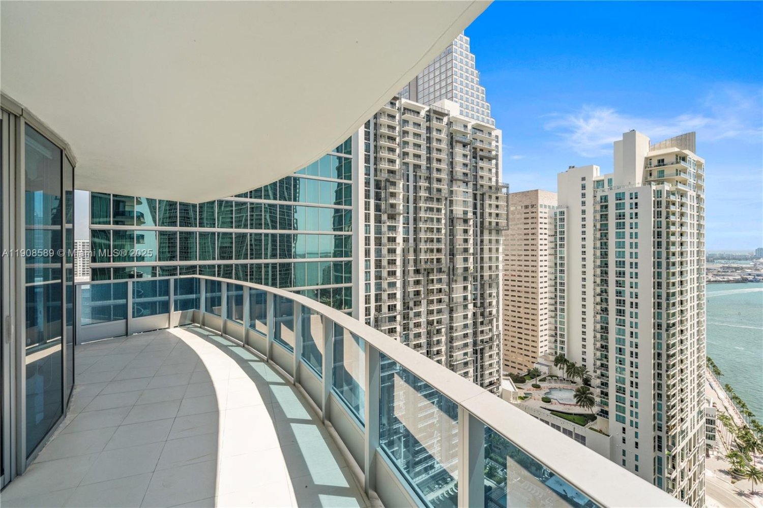 2 Schlafzimmer Gewerbliche Immobilien in Miami, USA, Nr. 615812