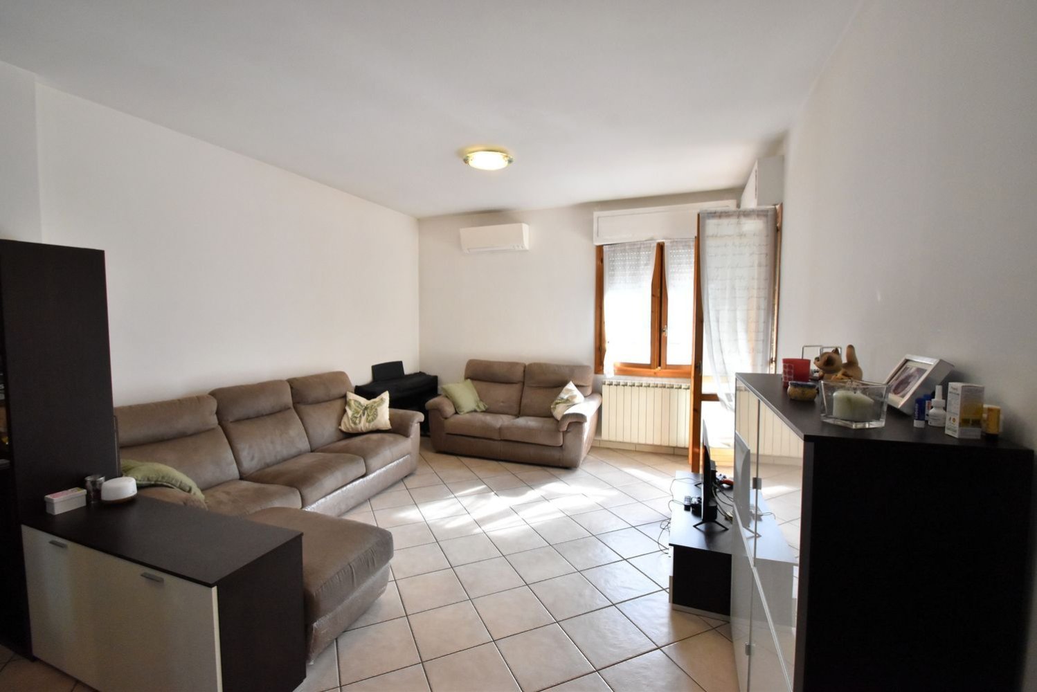 5 bedrooms Apartment in Pistoia, Italy No. 335968