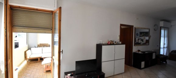 5 bedrooms Apartment in Pistoia, Italy No. 335968 5