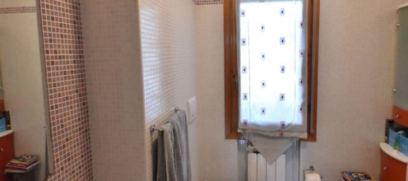 5 bedrooms Apartment in Pistoia, Italy No. 335968 15