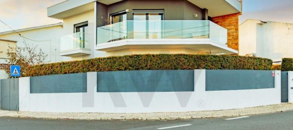 Casa de 4 dormitorios en Cascais, Portugal No. 103667 3