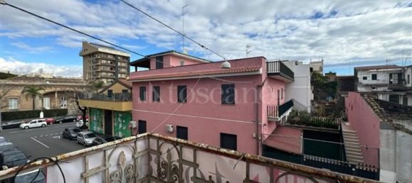 4-salle Appartement à Catania, Italy No. 139266 12