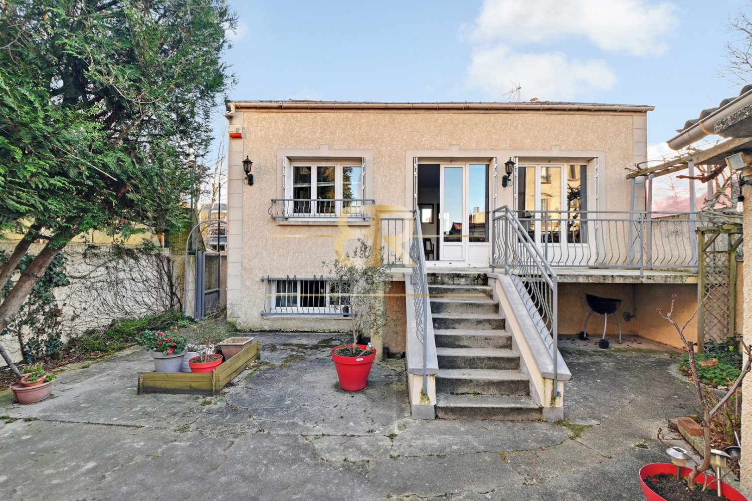 2 غرف نوم فيلا في Colombes, France رقم 122527