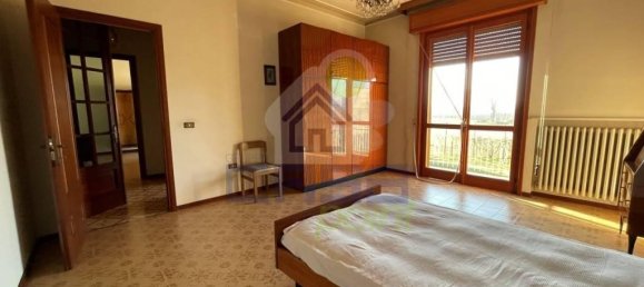 Villa de 12 habitaciónes en Casalmaggiore, Italy No. 32346 10